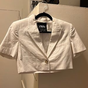 White cropped short sleeve blazer top